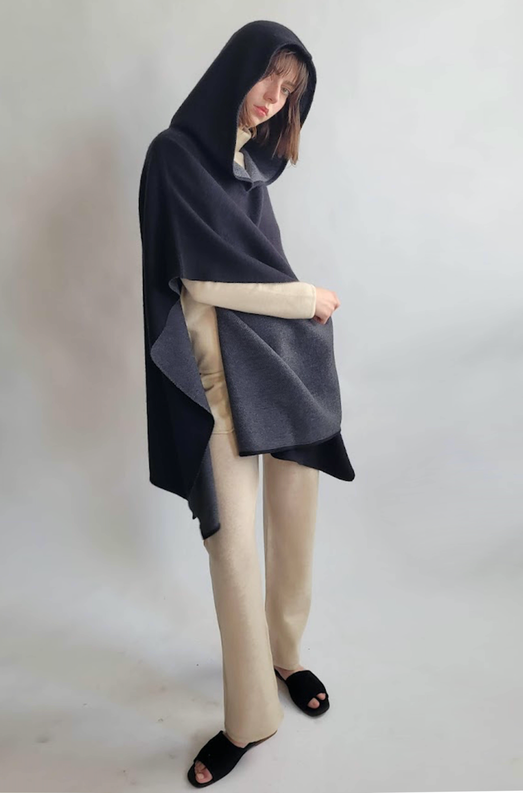 ameri REVERSIBLE COLOR PONCHO COAT