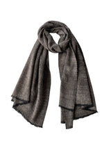 Yak-Cashmere-Namche-Two-Tone-Stole-Denis-Colomb-Lifestyle