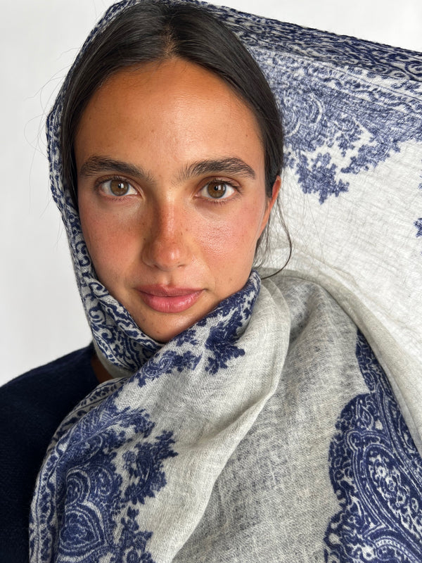 Shalimar Fuzzy Feutre Shawl