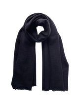 Yak-Cashmere-Namche-Two-Tone-Stole-Denis-Colomb-Lifestyle